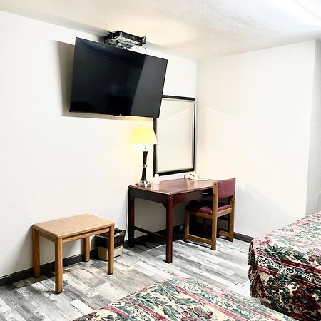 Azure Sky Motel Fort Scott Extérieur photo